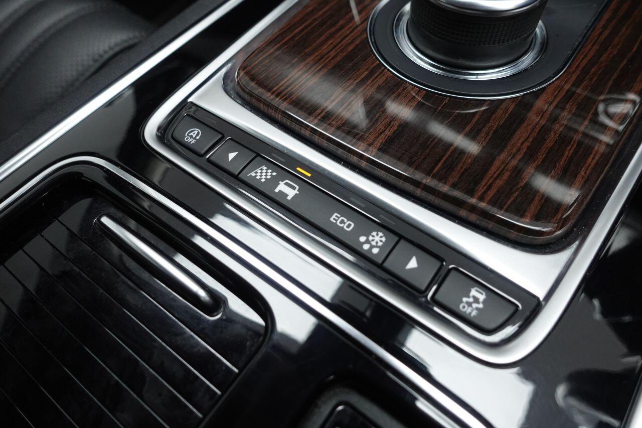 Jaguar XF - Image 18