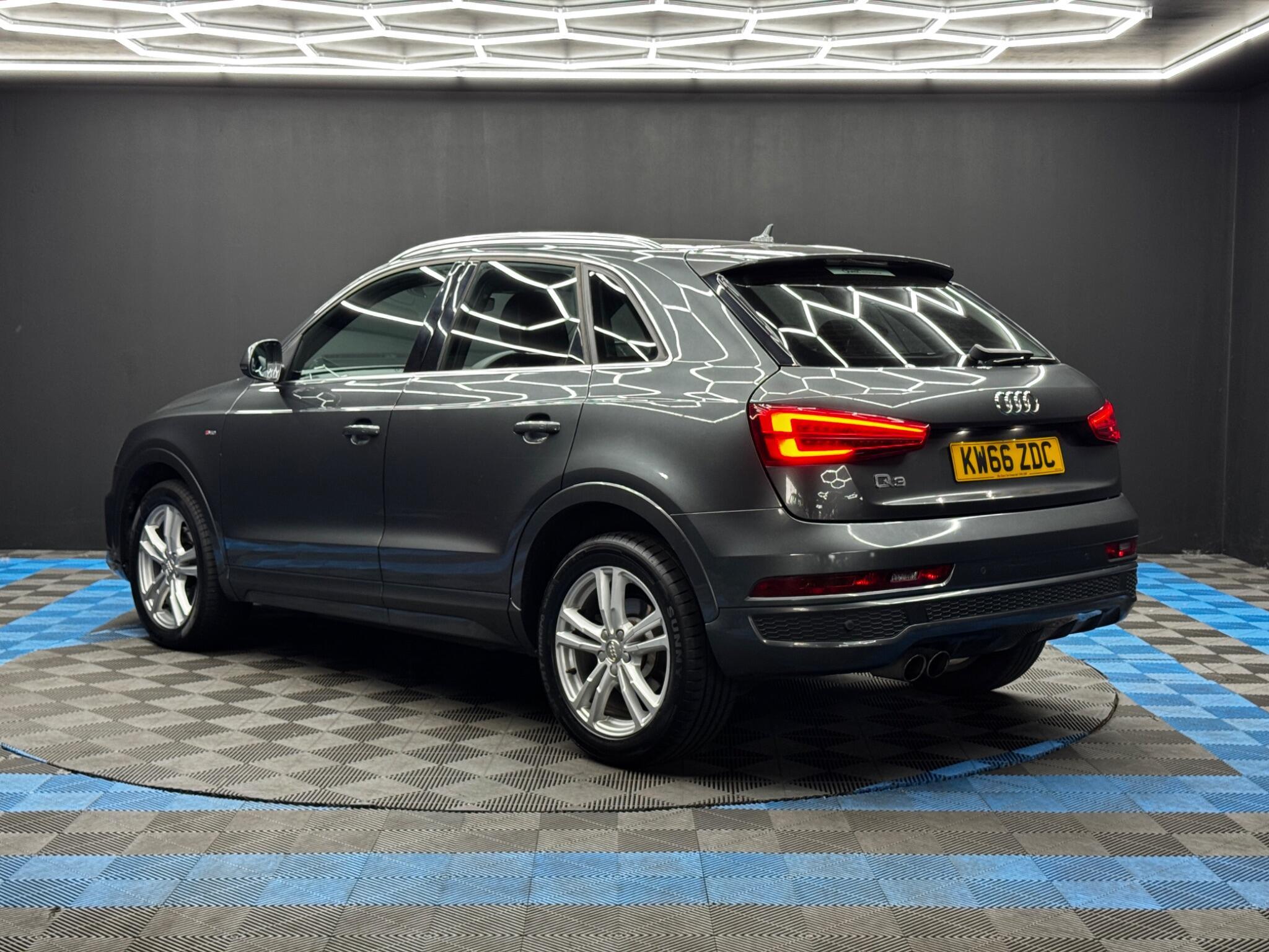 Audi Q3 - Image 7