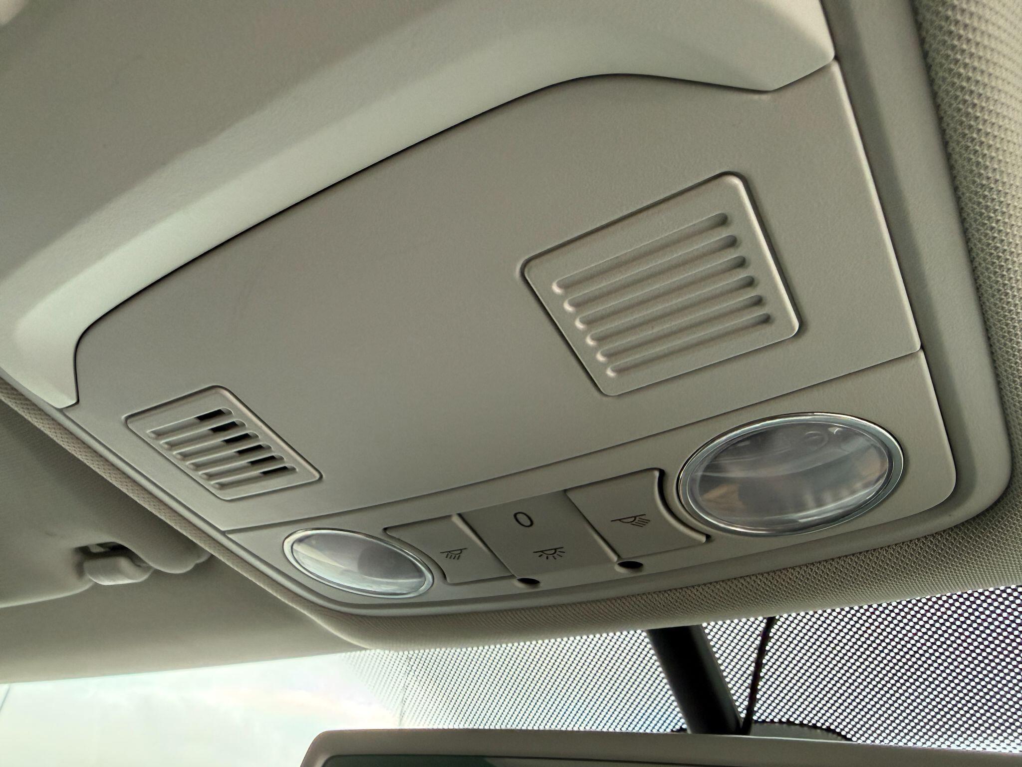 Volkswagen Tiguan - Image 58