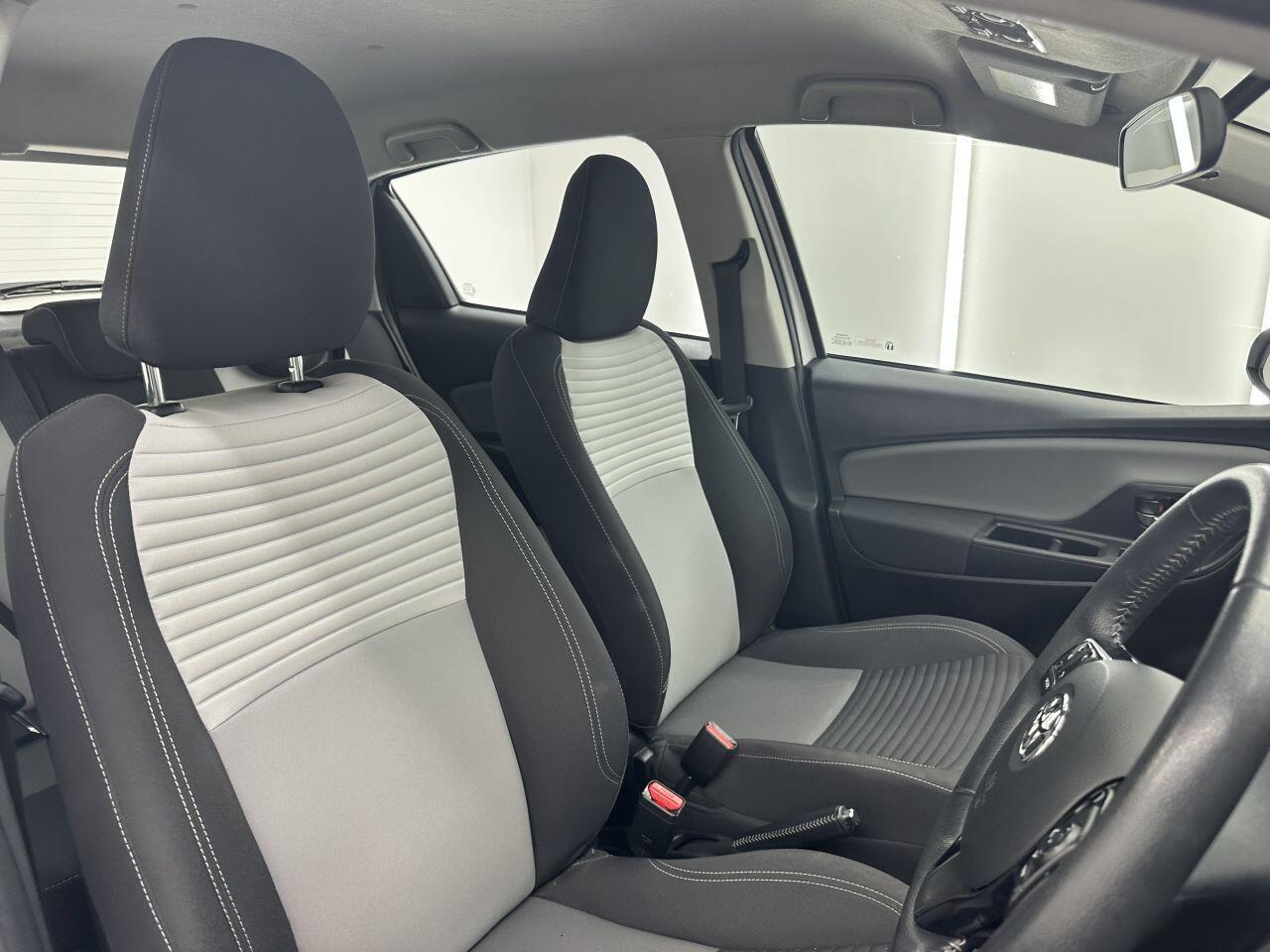 Toyota Yaris - Image 2