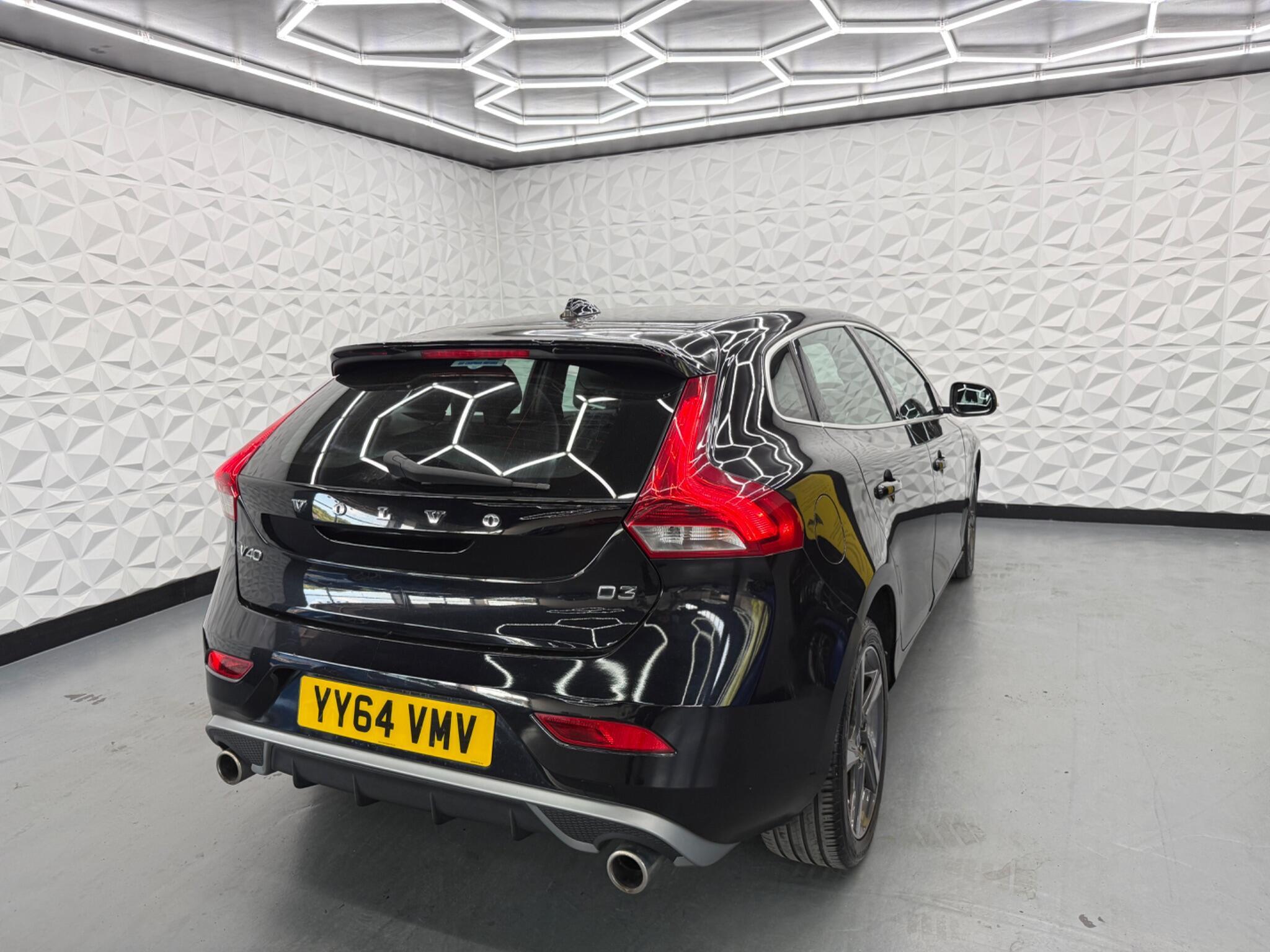 Volvo V40 - Image 11