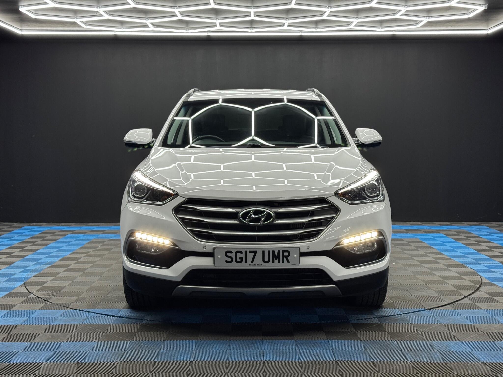 Hyundai Santa Fe - Image 2