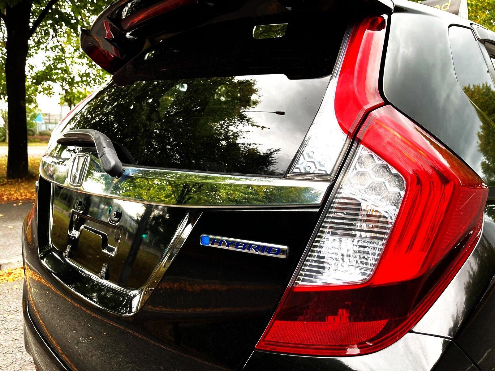 Honda FIT - Image 16