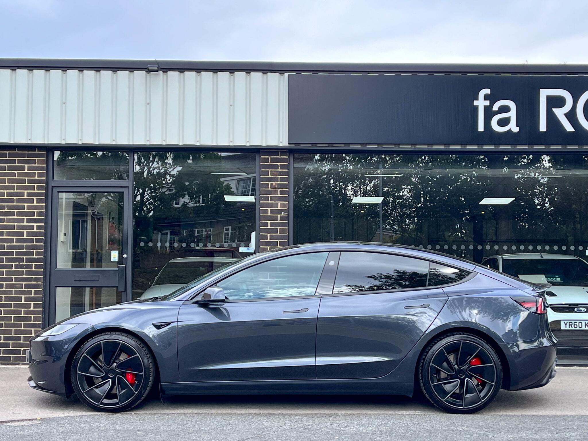 Tesla Model 3 - Image 3