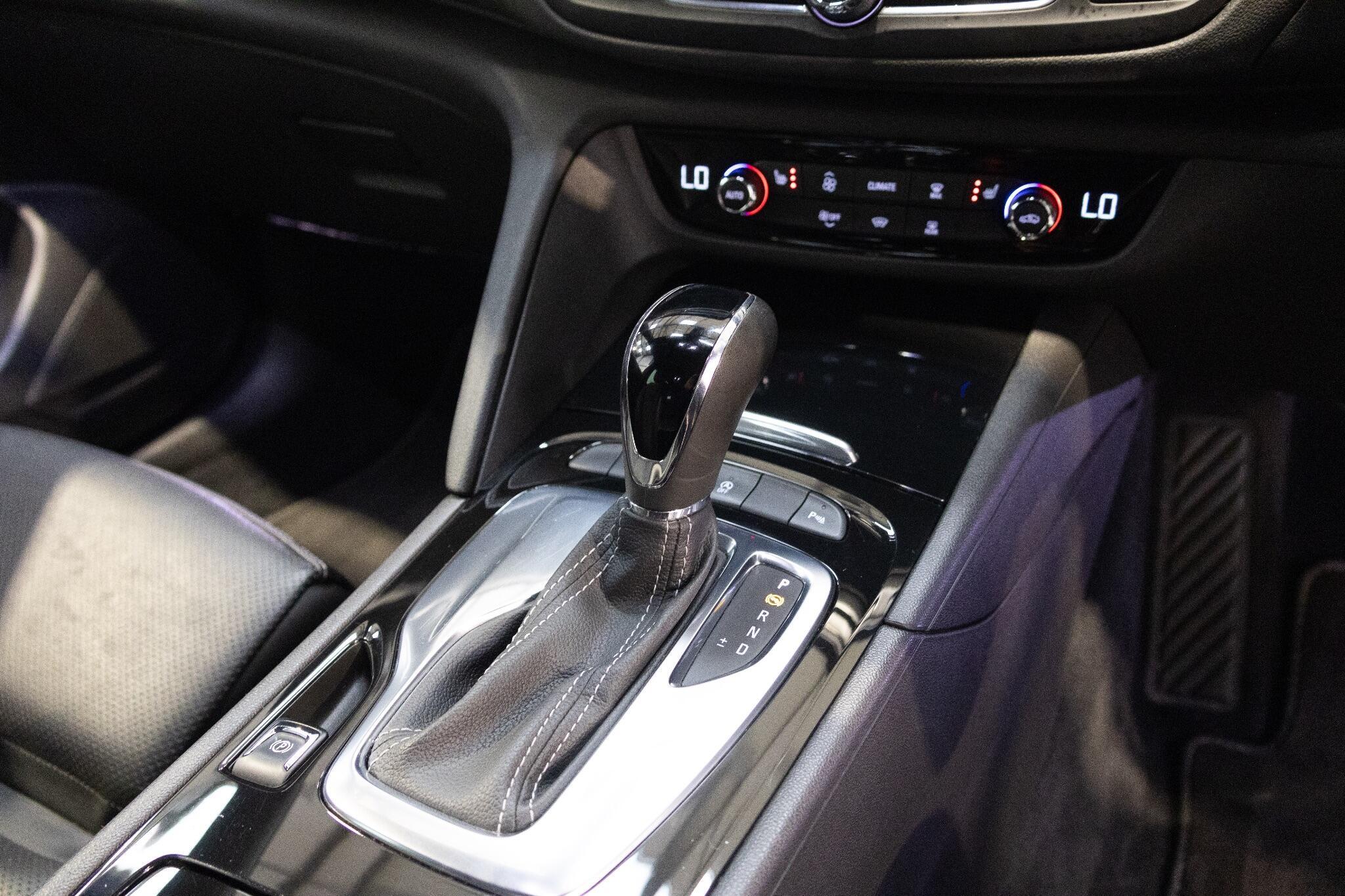 Vauxhall Insignia - Image 17