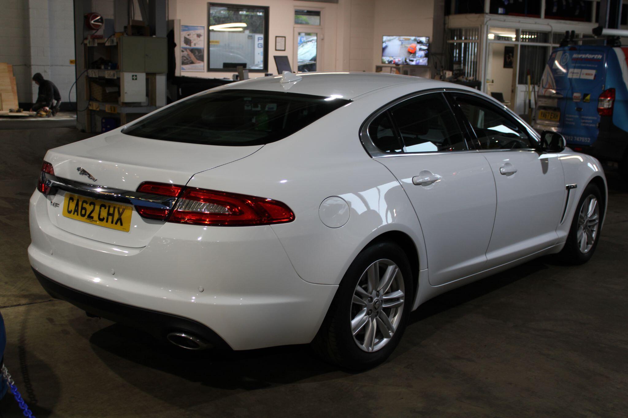 Jaguar XF - Image 12