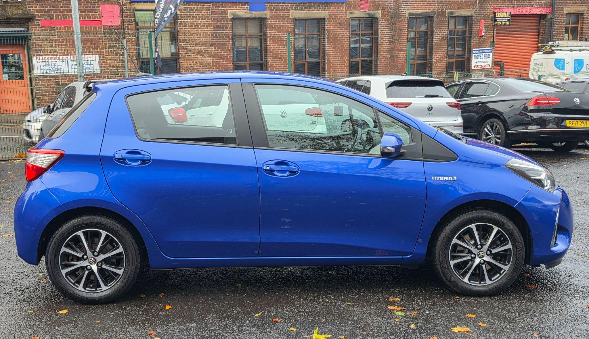 Toyota Yaris - Image 8