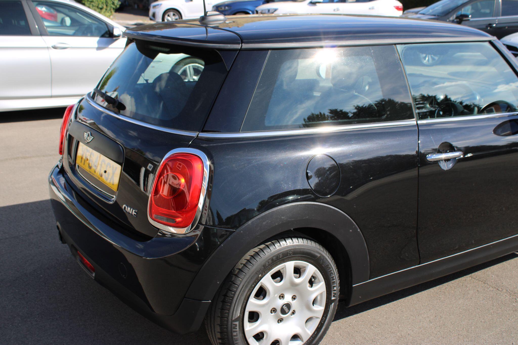 MINI Hatch - Image 12