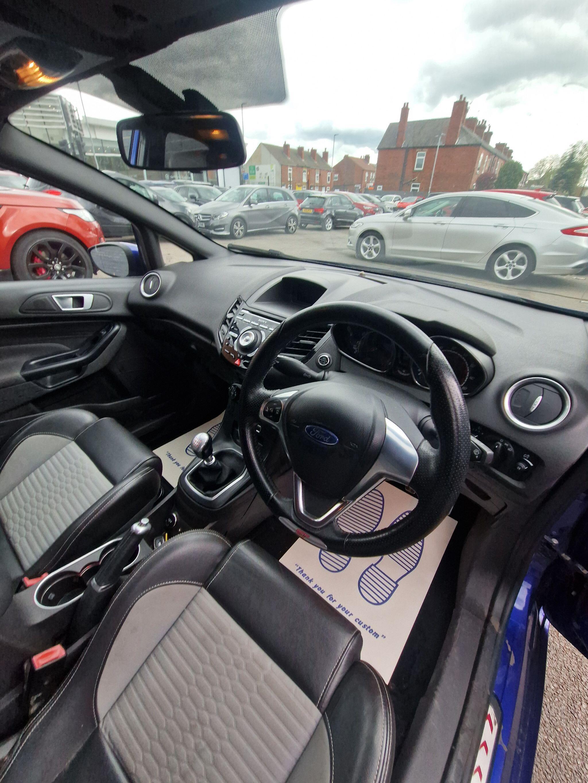 Ford Fiesta - Image 30