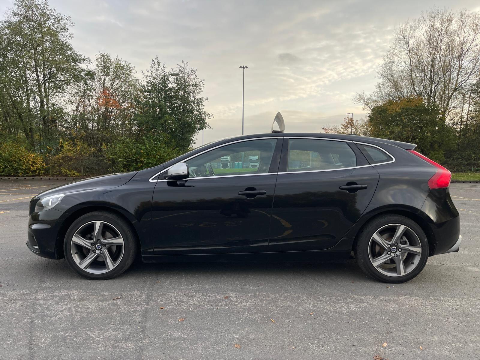 Volvo V40 - Image 8