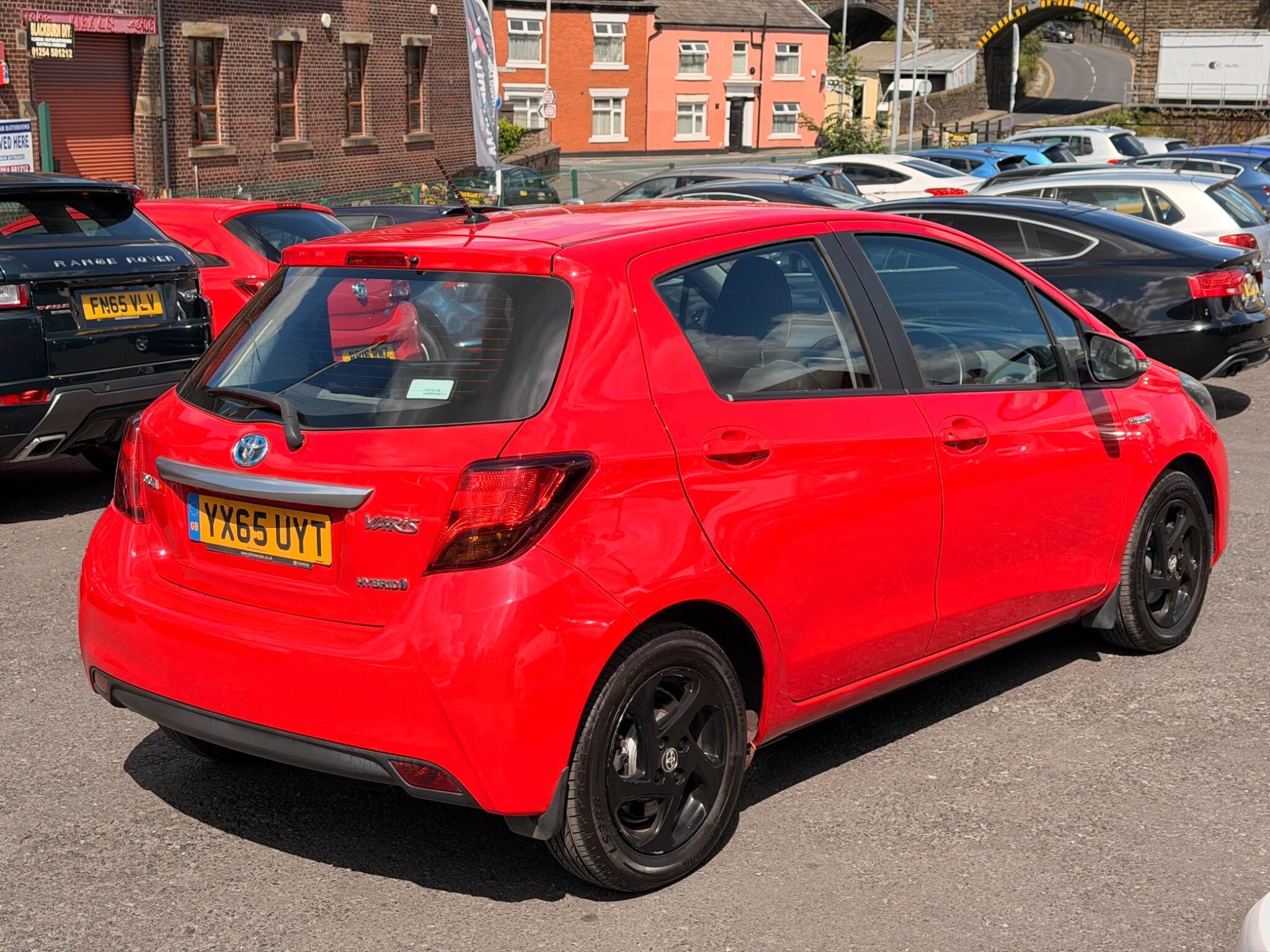 Toyota Yaris - Image 7