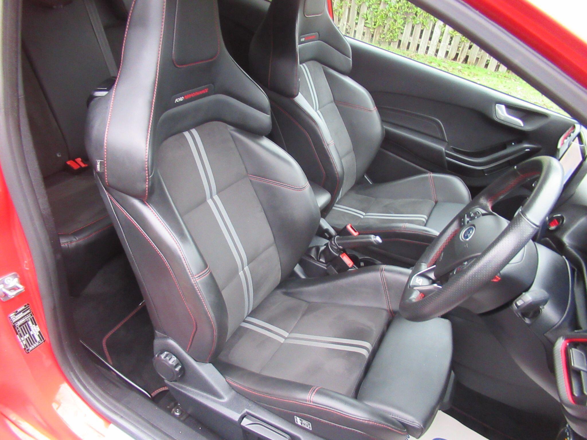 Ford Fiesta - Image 22