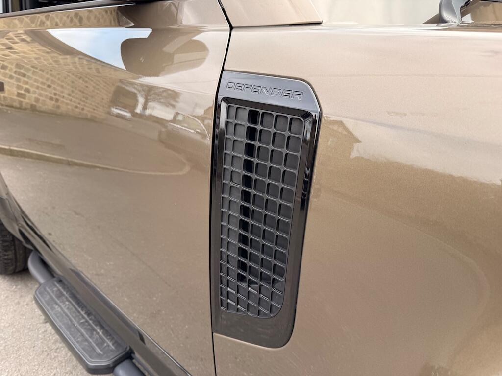 Land Rover Defender 90 - Image 19