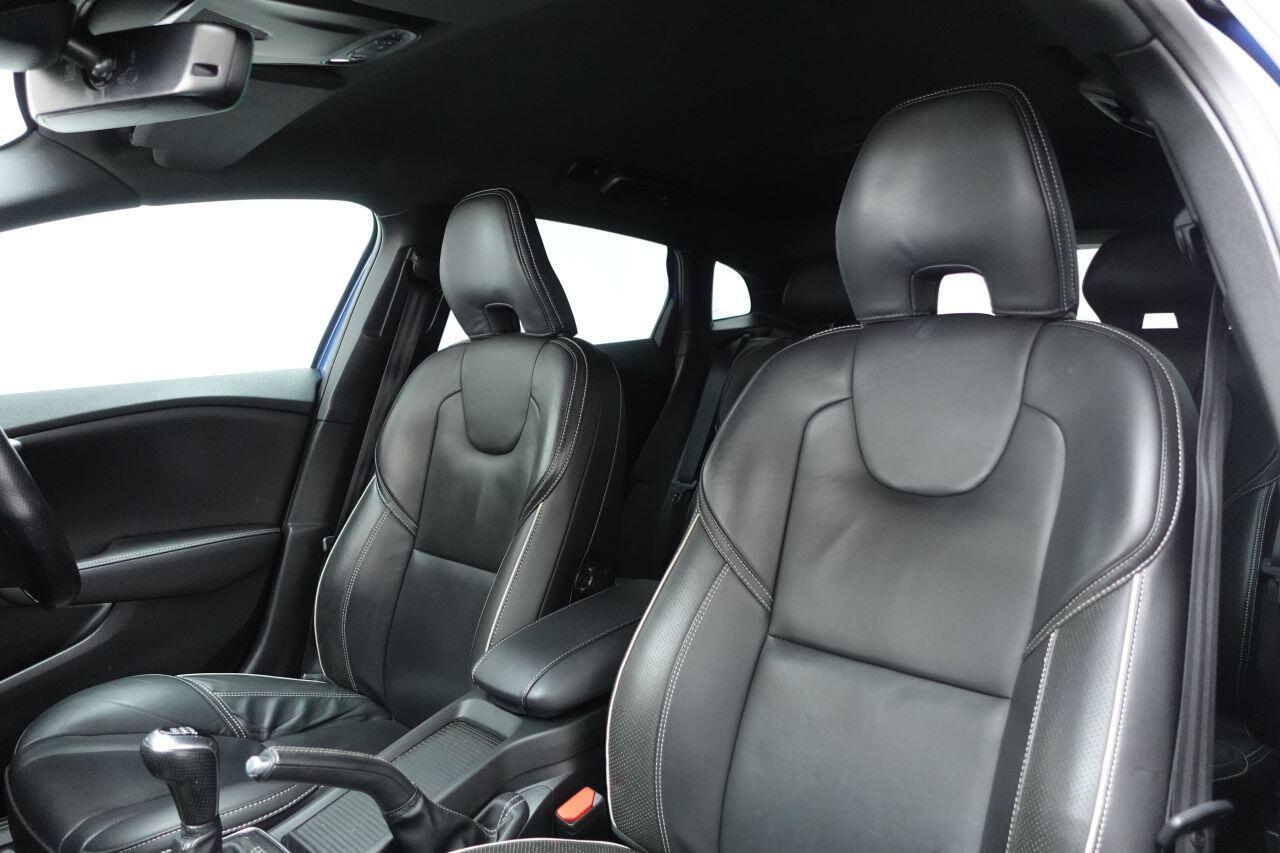 Volvo V40 - Image 17