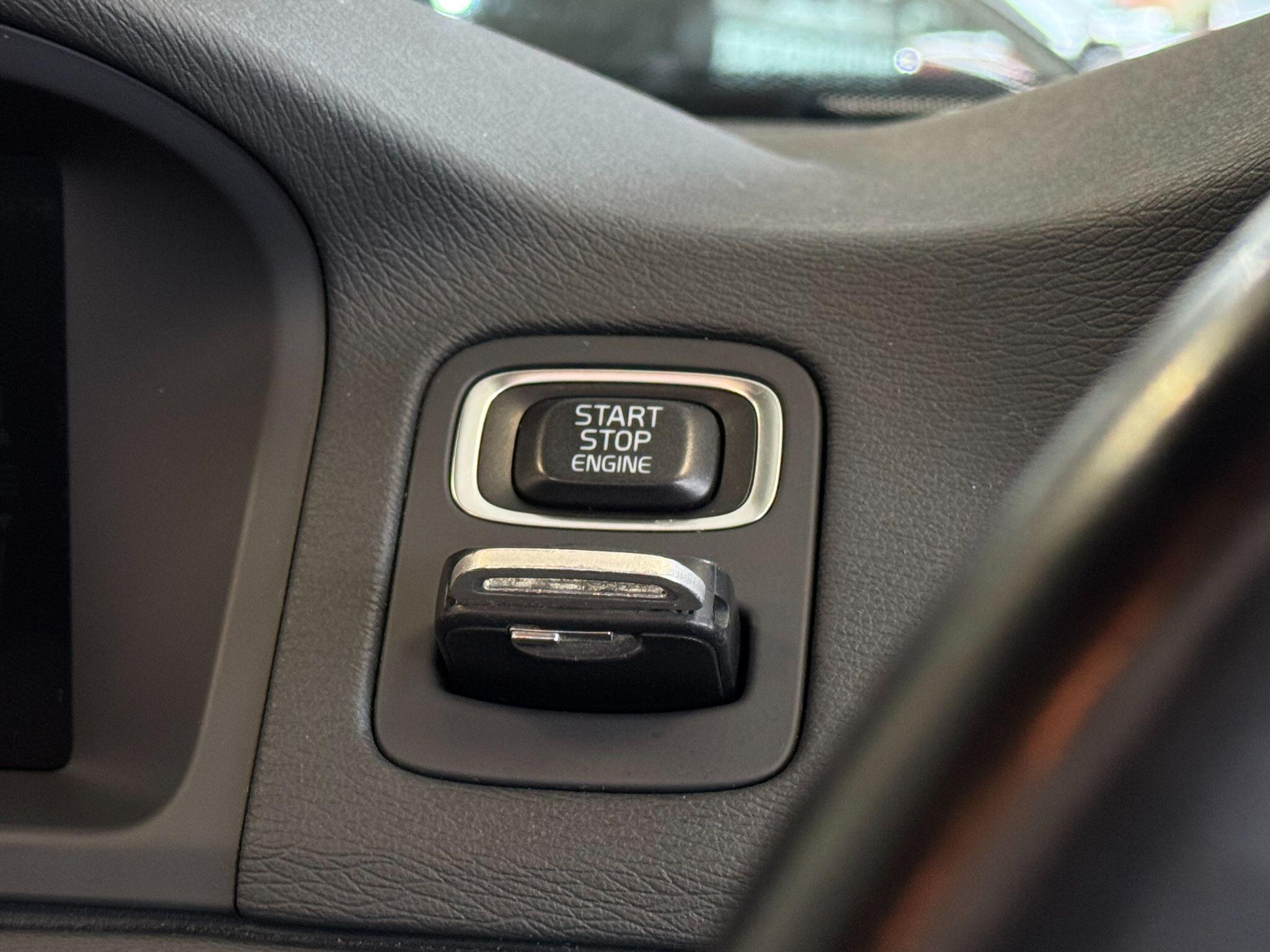 Volvo XC70 - Image 27