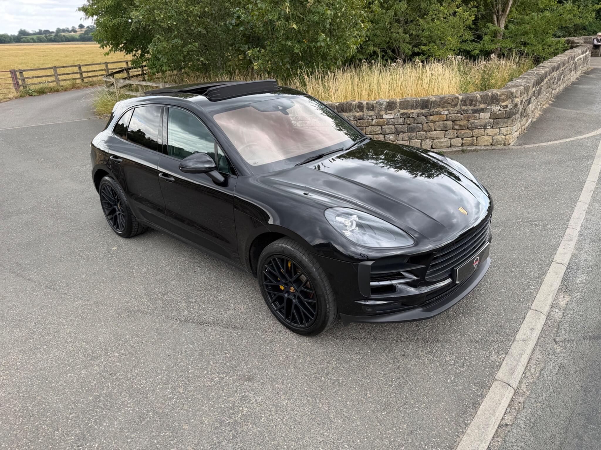 Porsche Macan - Image 11