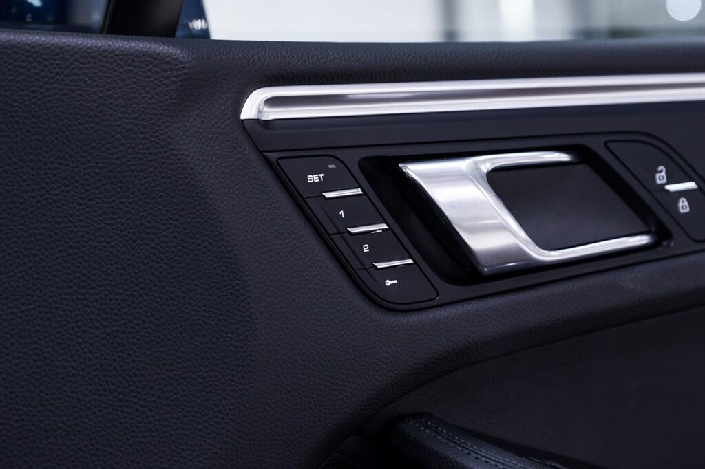 Porsche Macan - Image 27