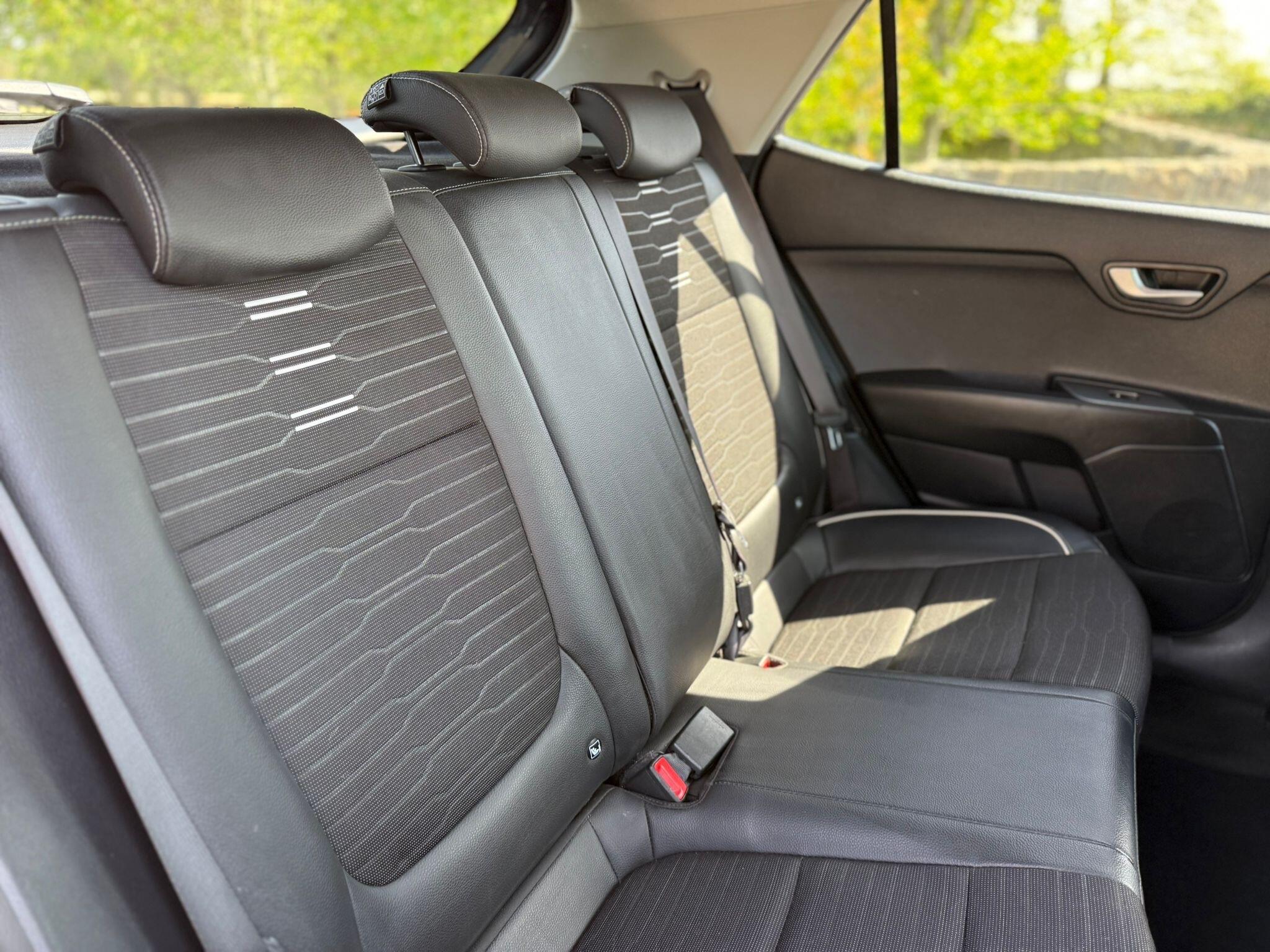 Kia Stonic - Image 28