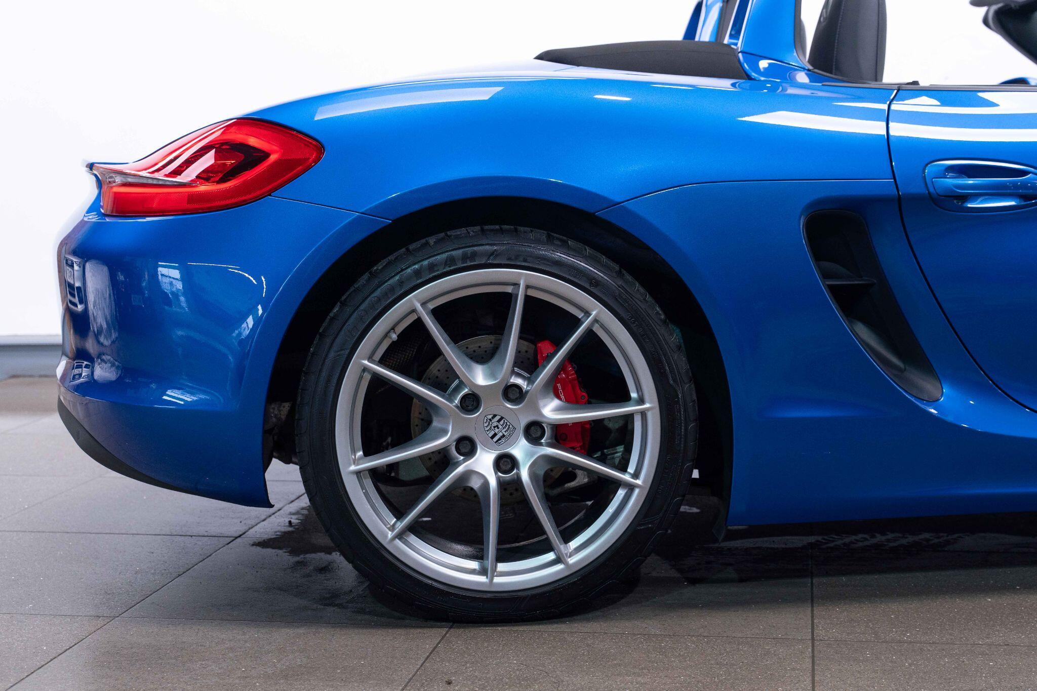 Porsche Boxster - Image 18