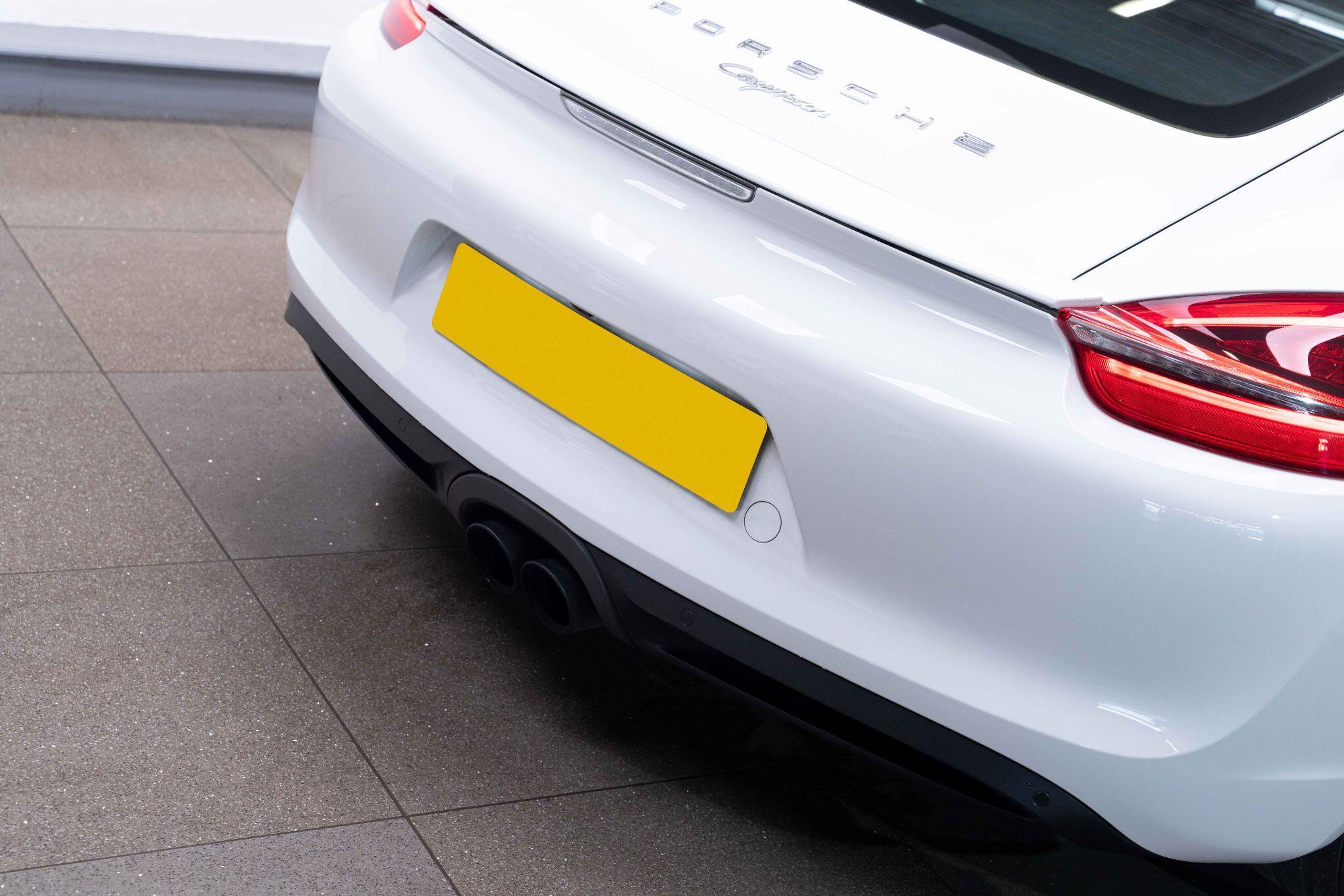 Porsche Cayman - Image 36