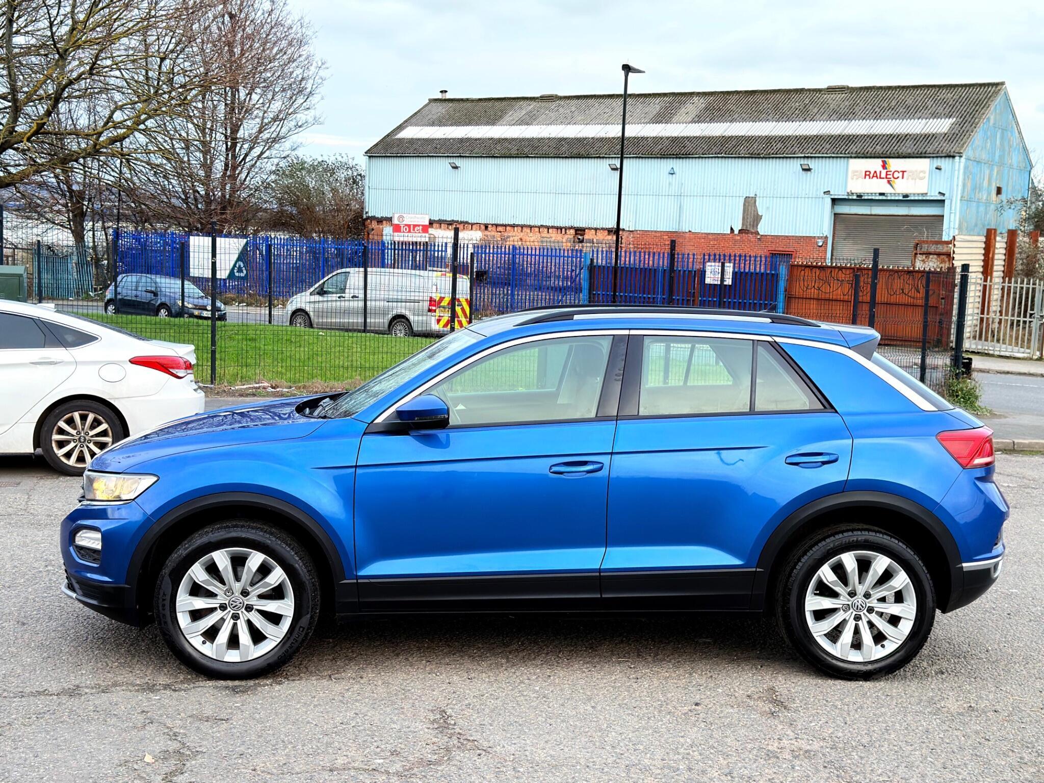 Volkswagen T-Roc - Image 19