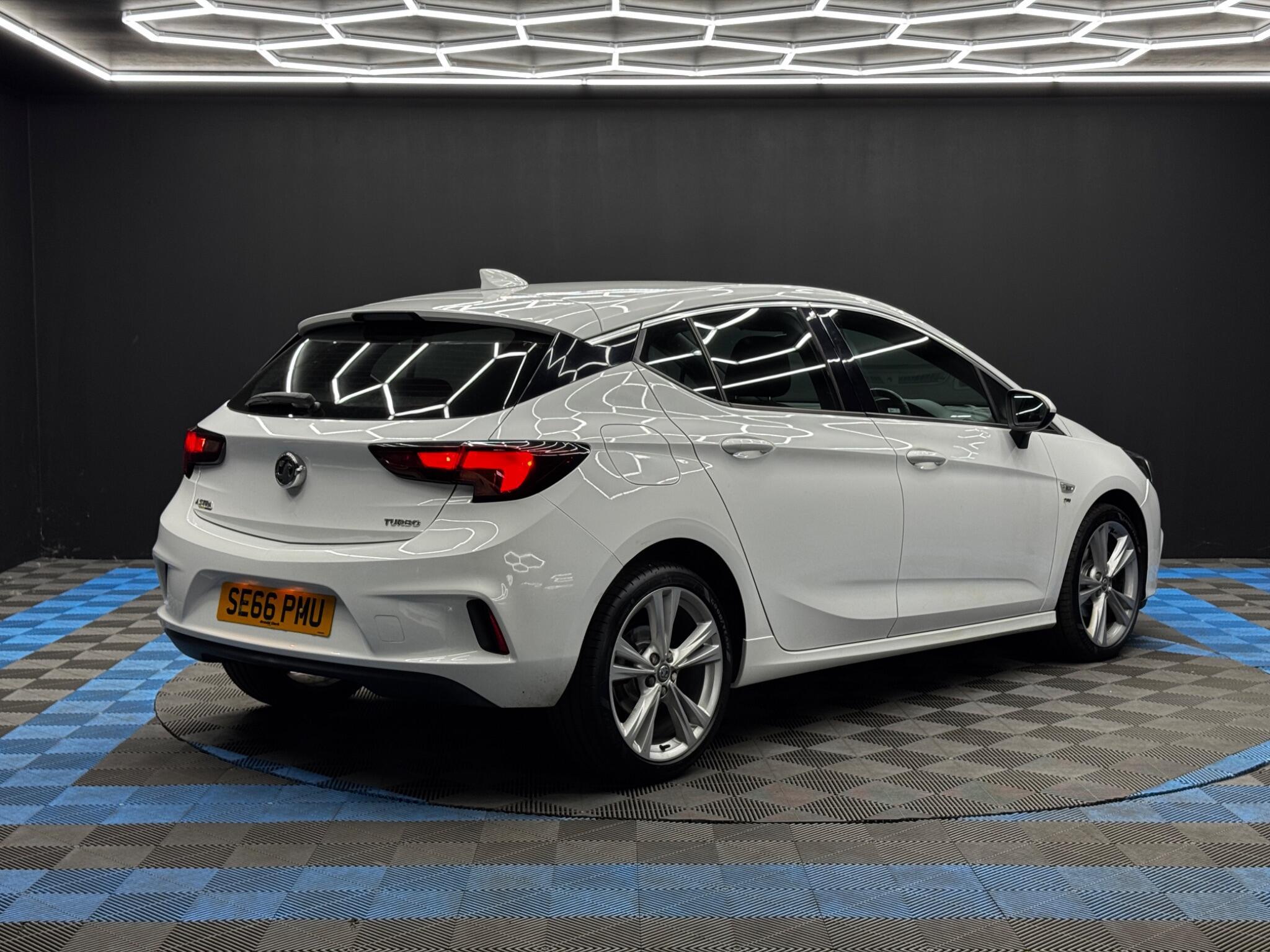 Vauxhall Astra - Image 5