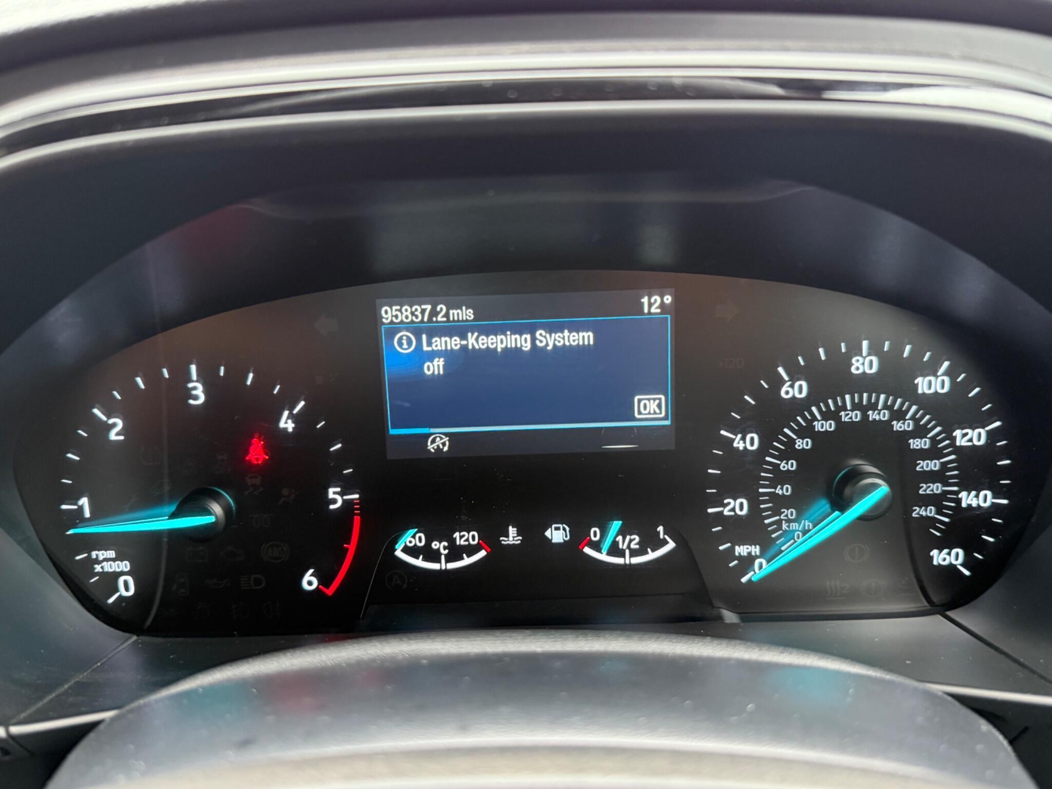 Ford Focus - Image 41