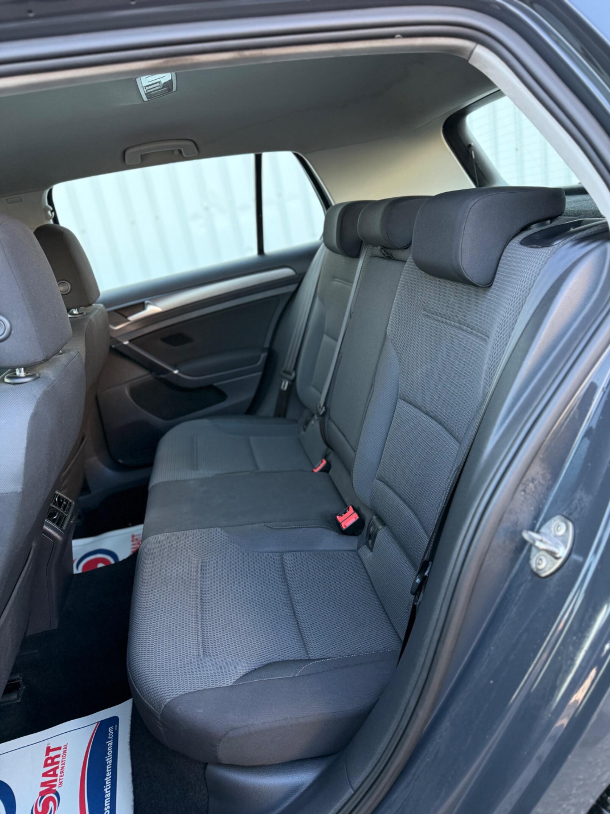 Volkswagen Golf - Image 27