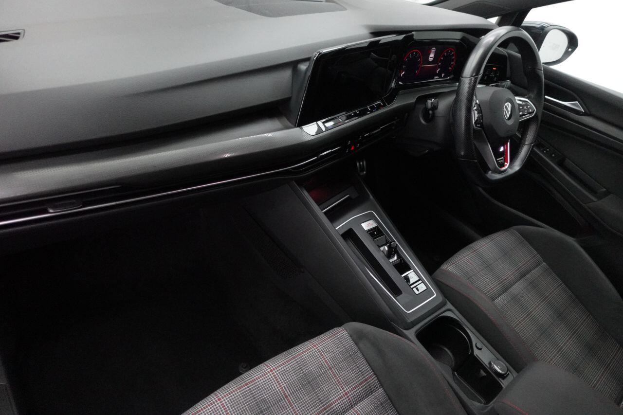 Volkswagen Golf - Image 20