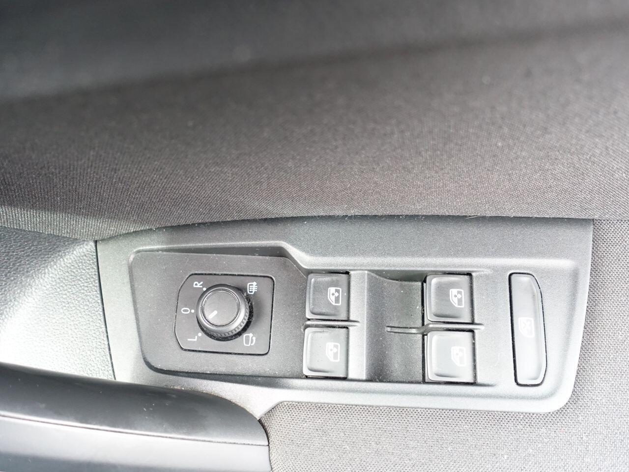 Volkswagen Tiguan - Image 20