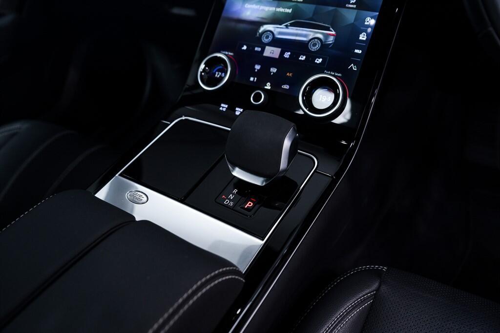 Land Rover Range Rover Velar - Image 18