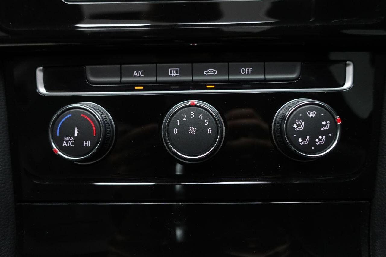 Volkswagen Golf - Image 39