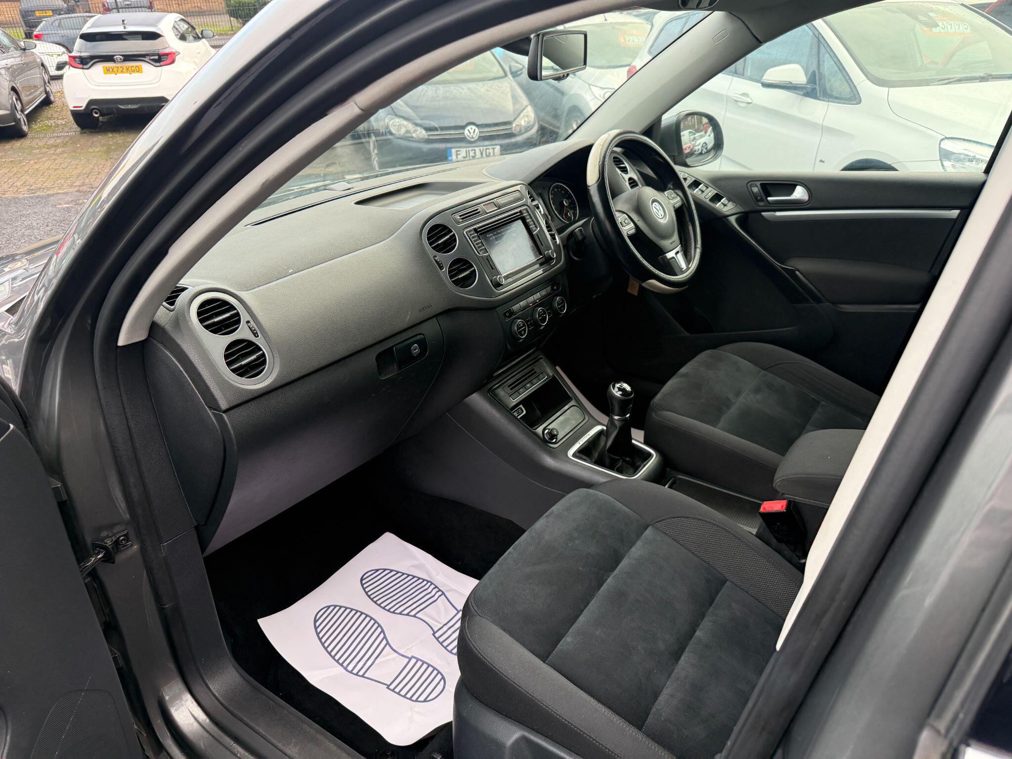 Volkswagen Tiguan - Image 28