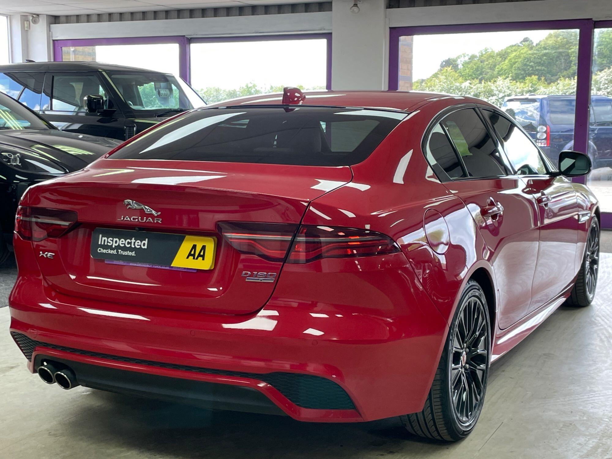 Jaguar XE - Image 11