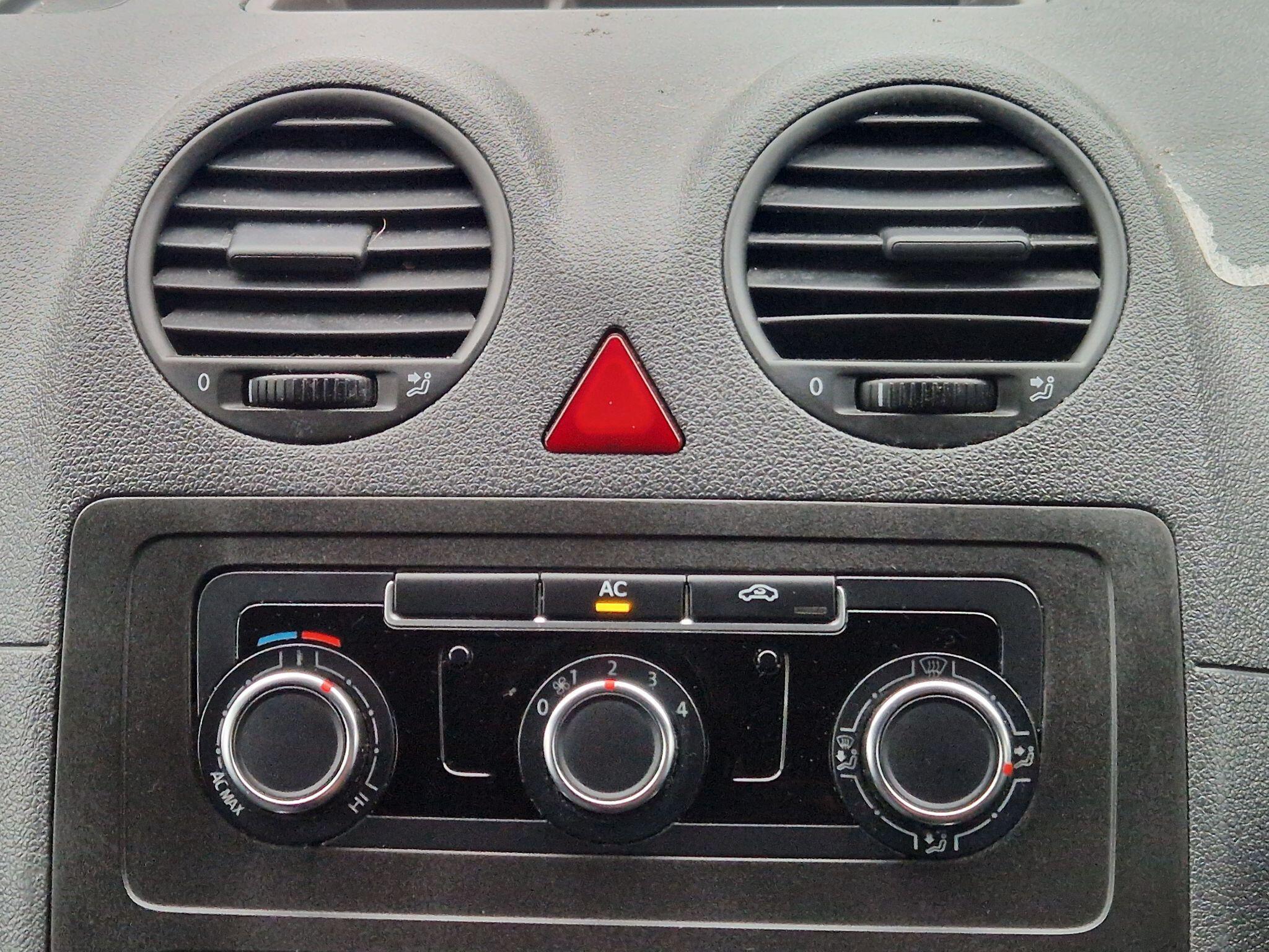 Volkswagen Caddy Maxi - Image 43