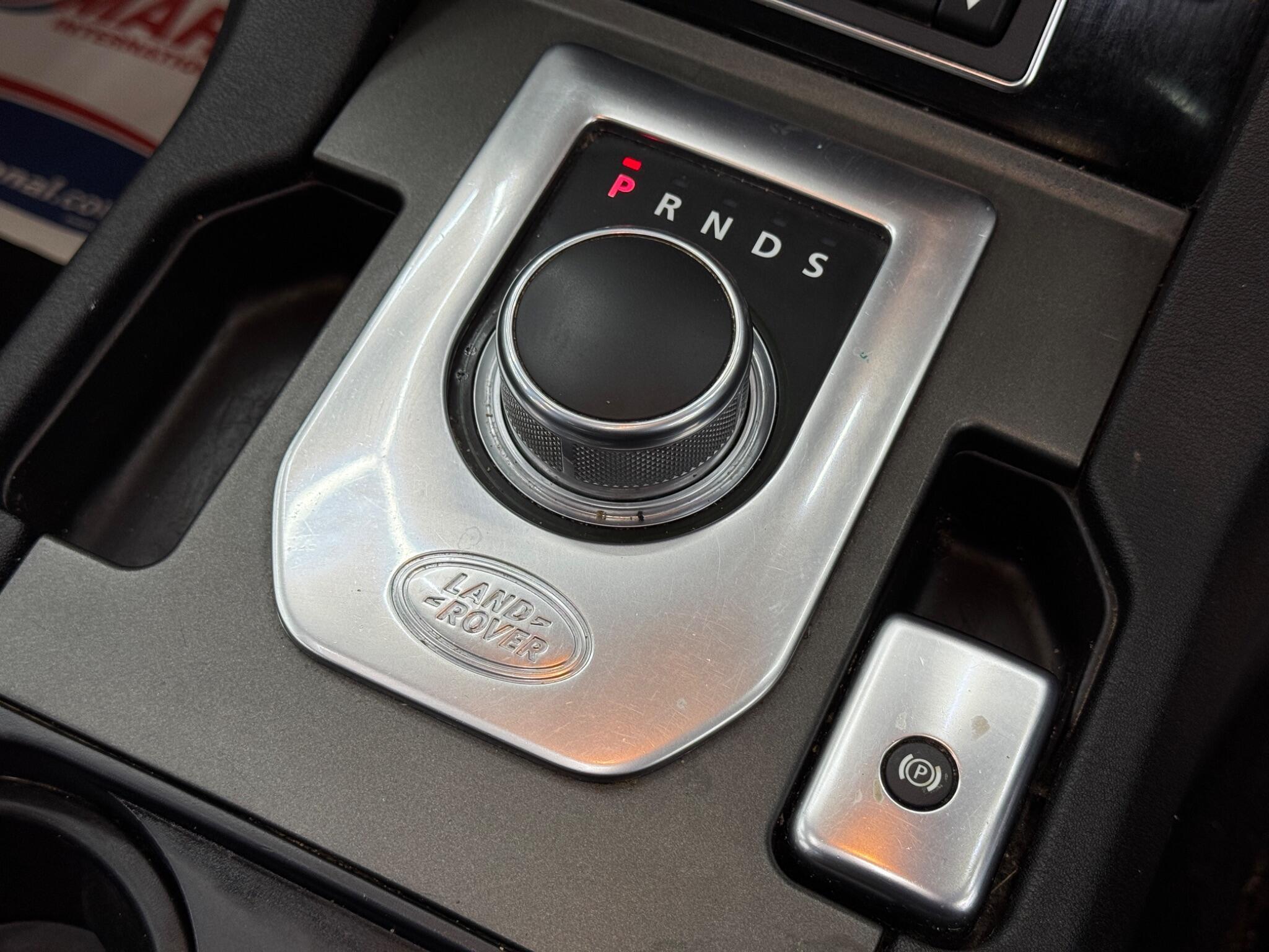 Land Rover DISCOVERY 4 - Image 26