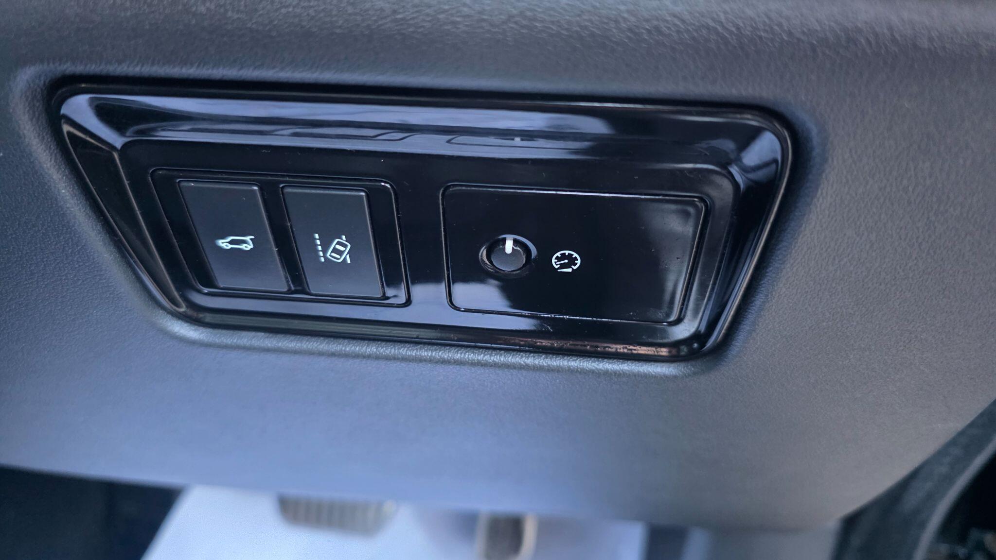 Jaguar F-Pace - Image 35