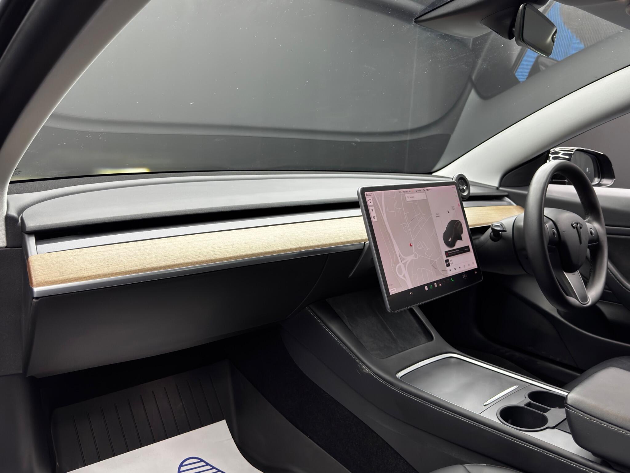 Tesla Model 3 - Image 11