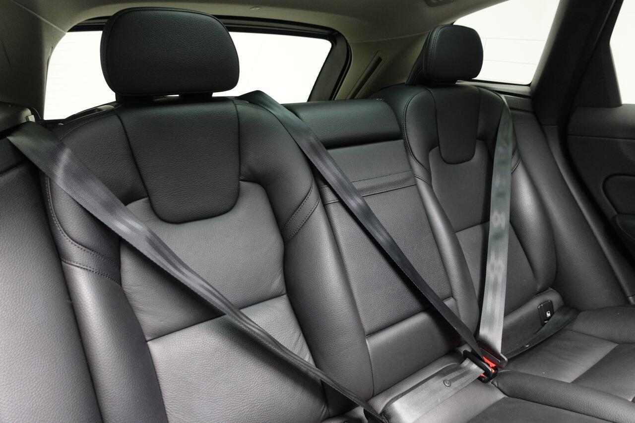 Volvo XC60 - Image 28