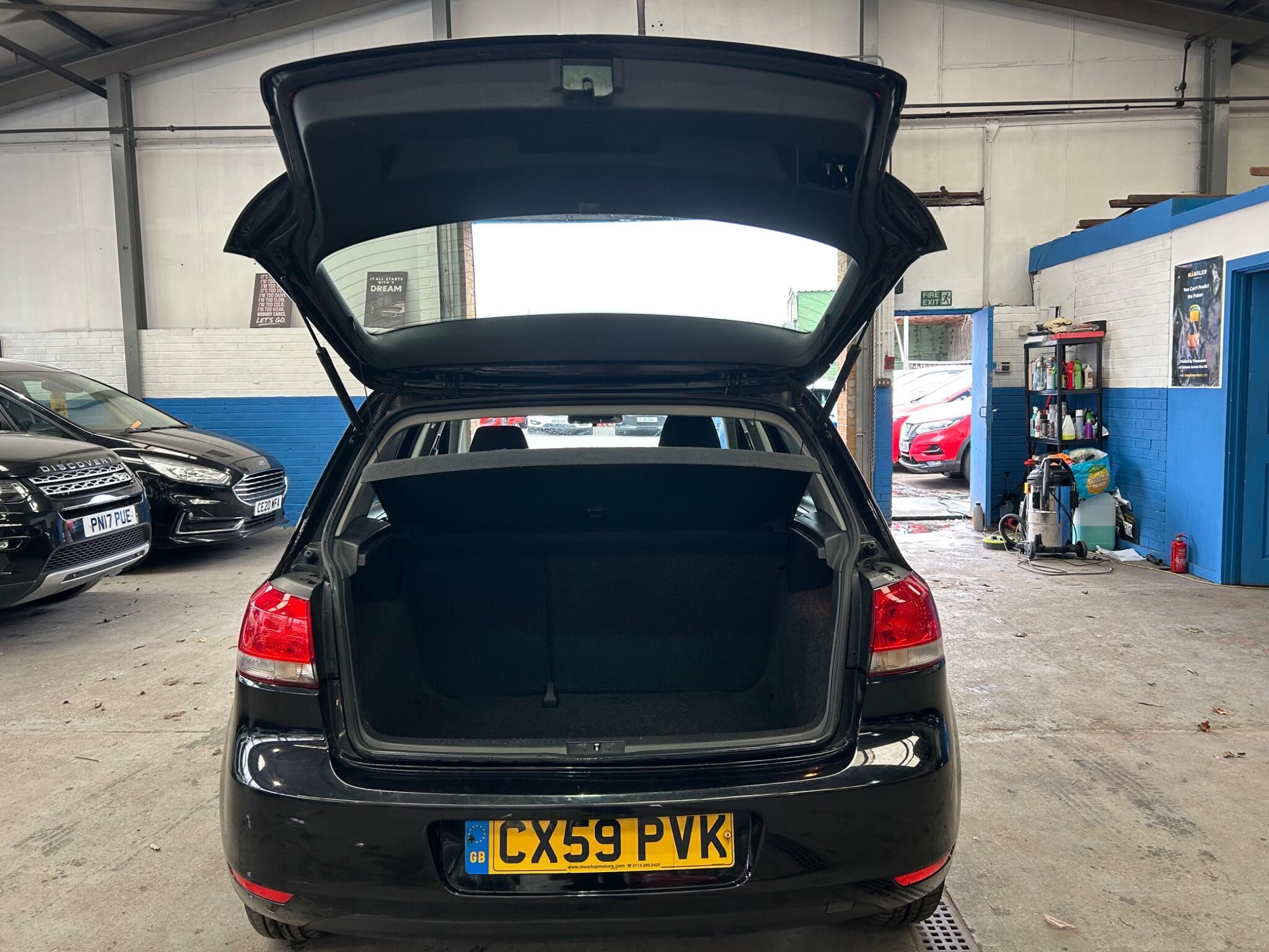 Volkswagen Golf - Image 20