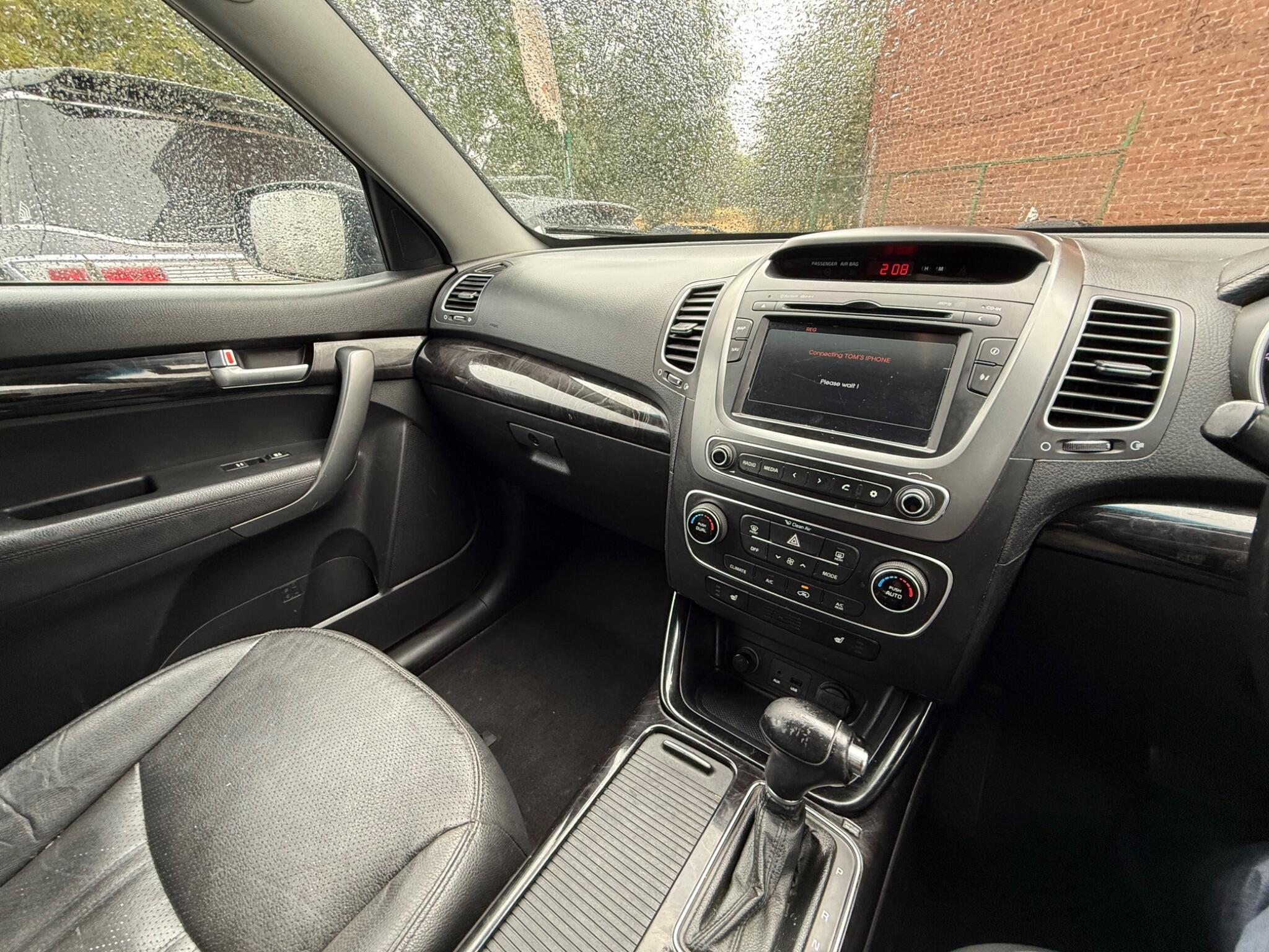 Kia Sorento - Image 16
