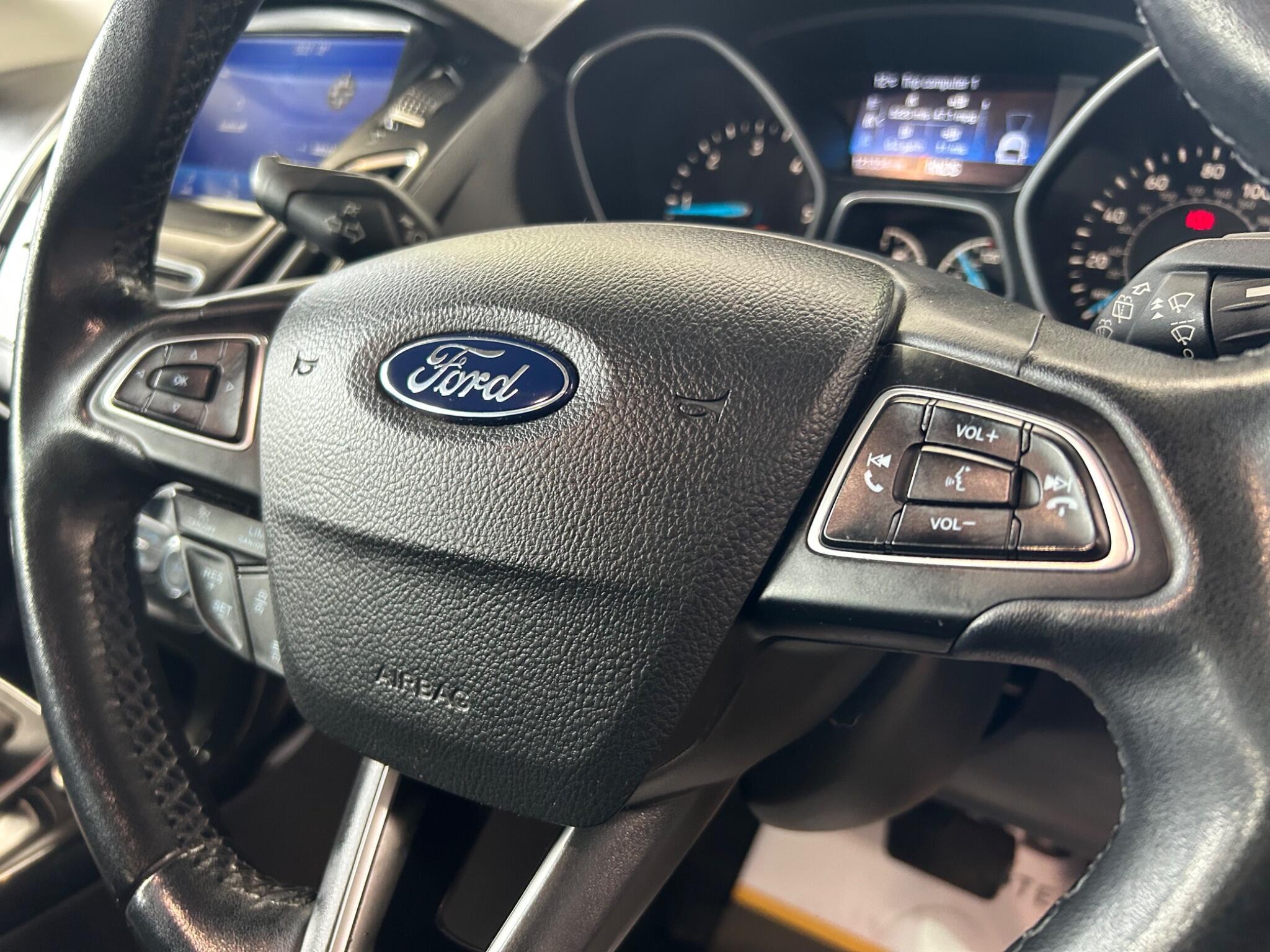 Ford Focus - Image 10