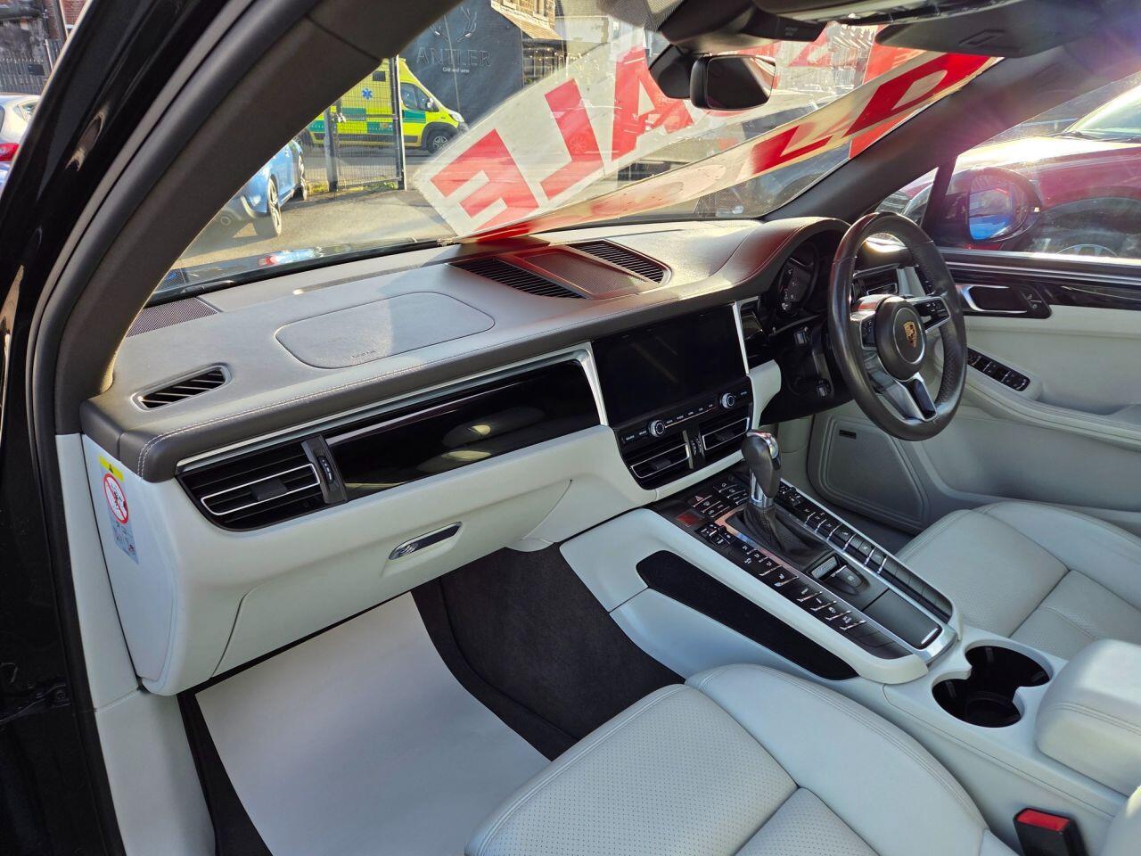 Porsche Macan - Image 20