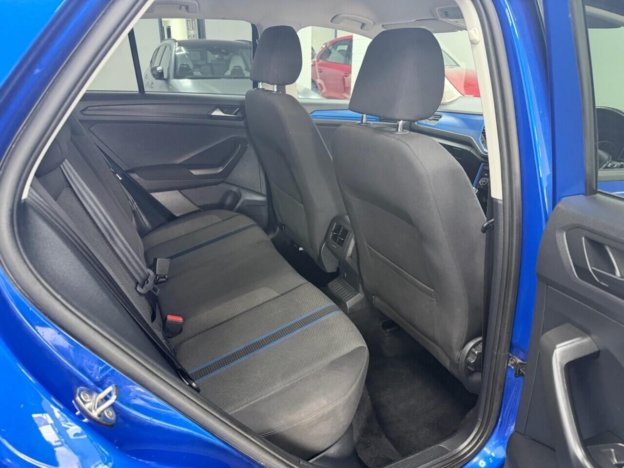 Volkswagen T-Roc - Image 18