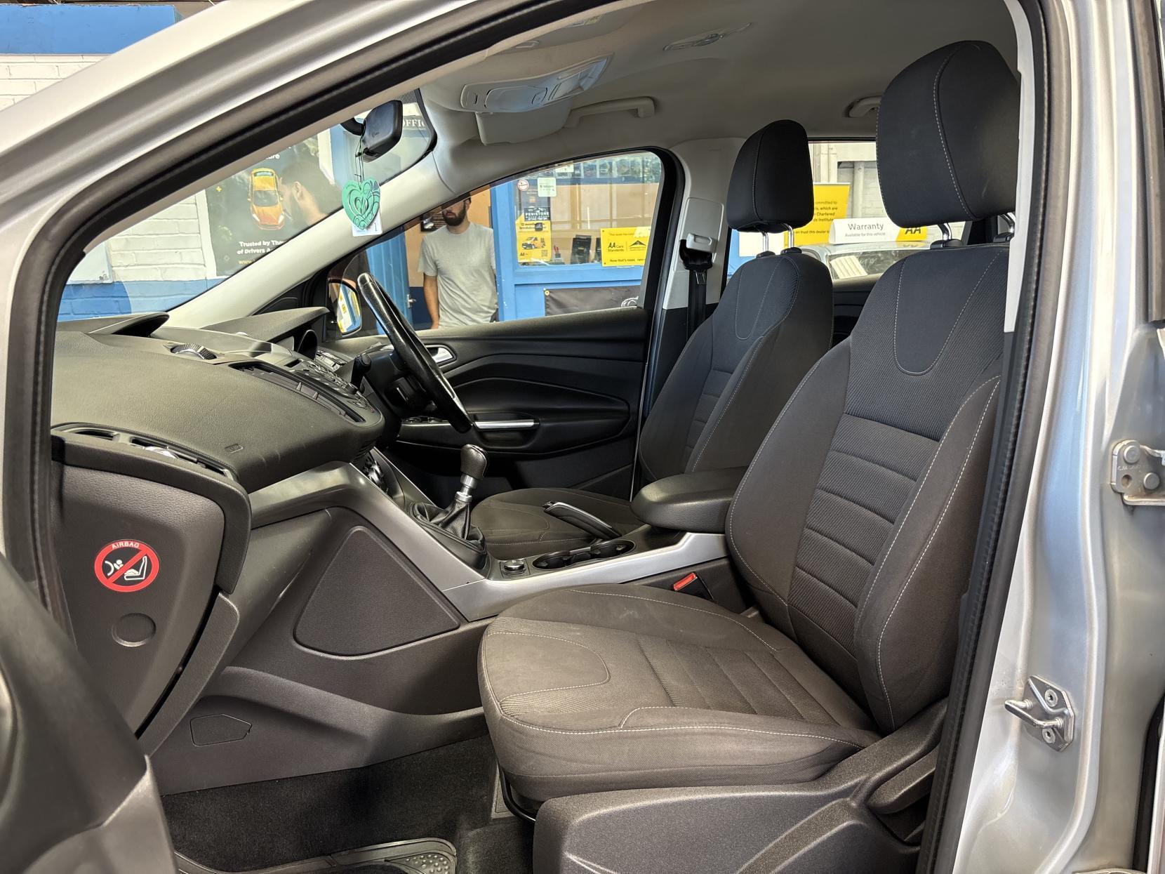Ford Kuga - Image 20