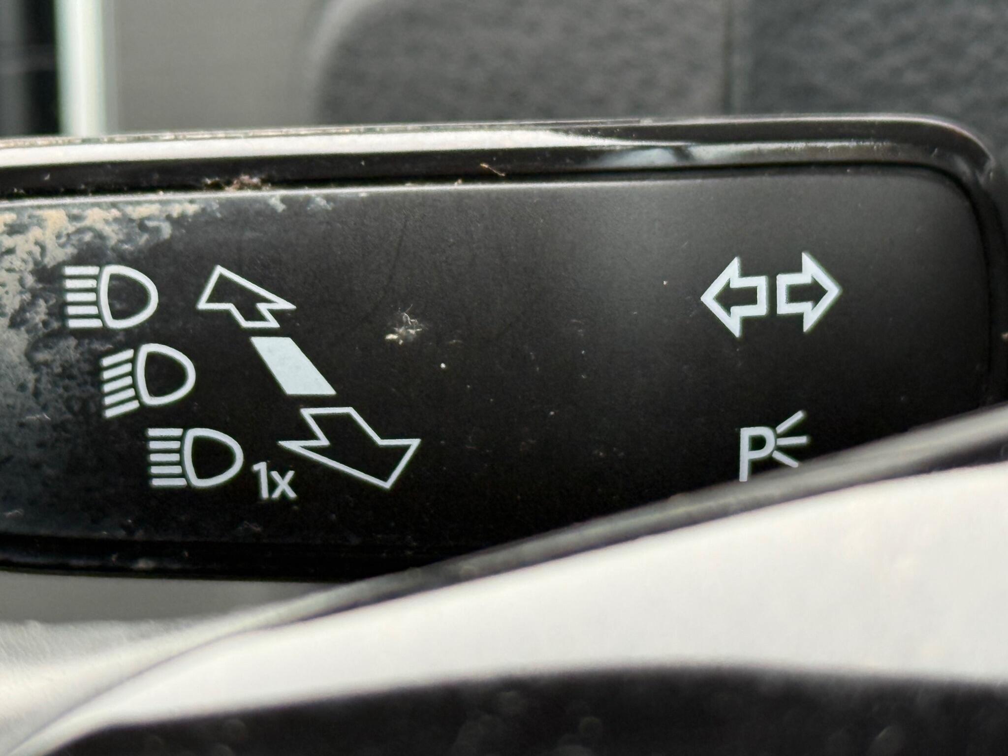 Volkswagen Golf - Image 28