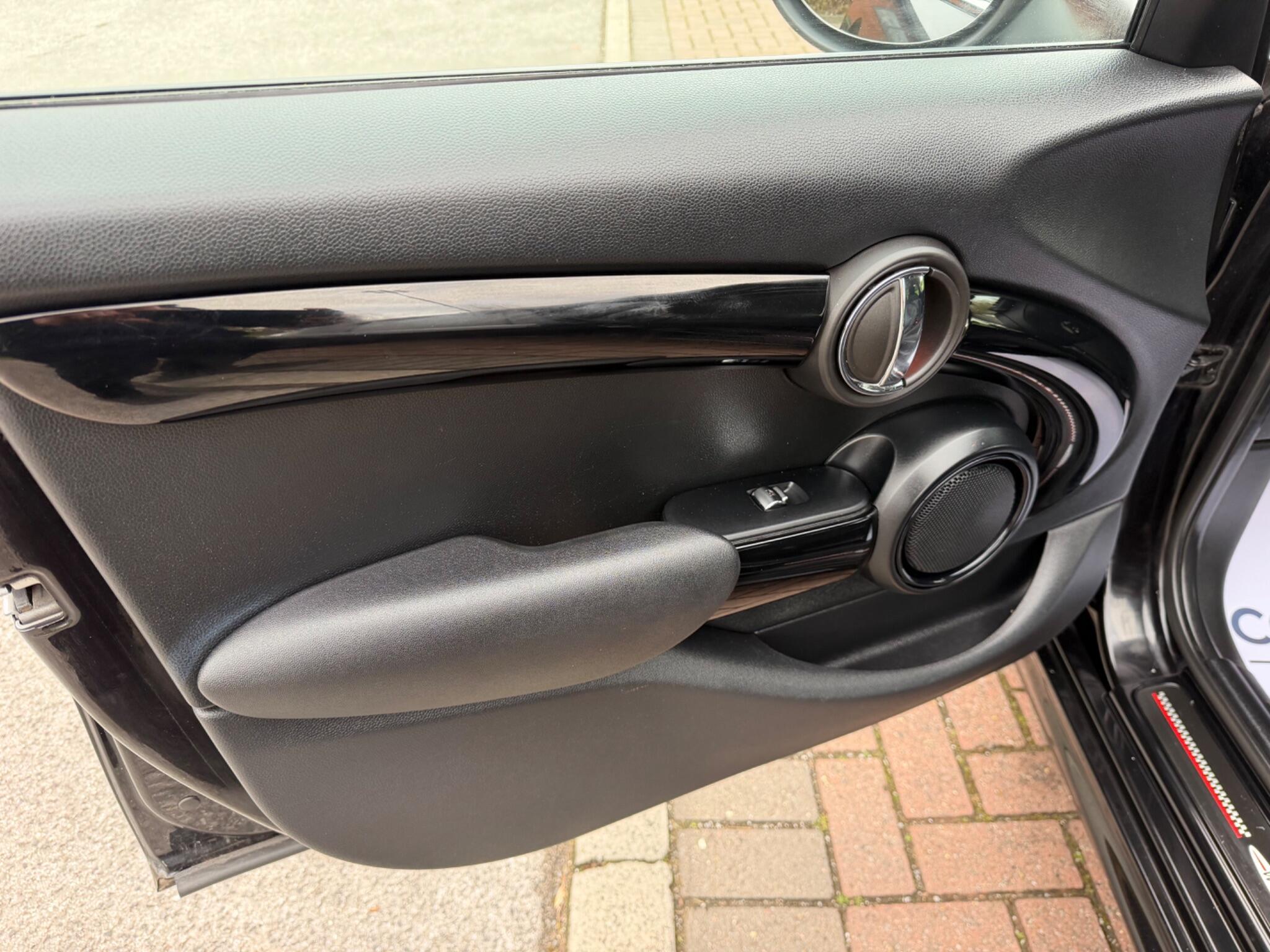 MINI Hatch - Image 44