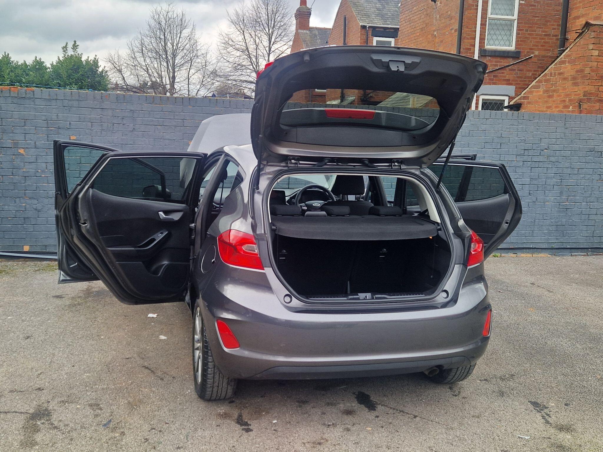 Ford Fiesta - Image 20