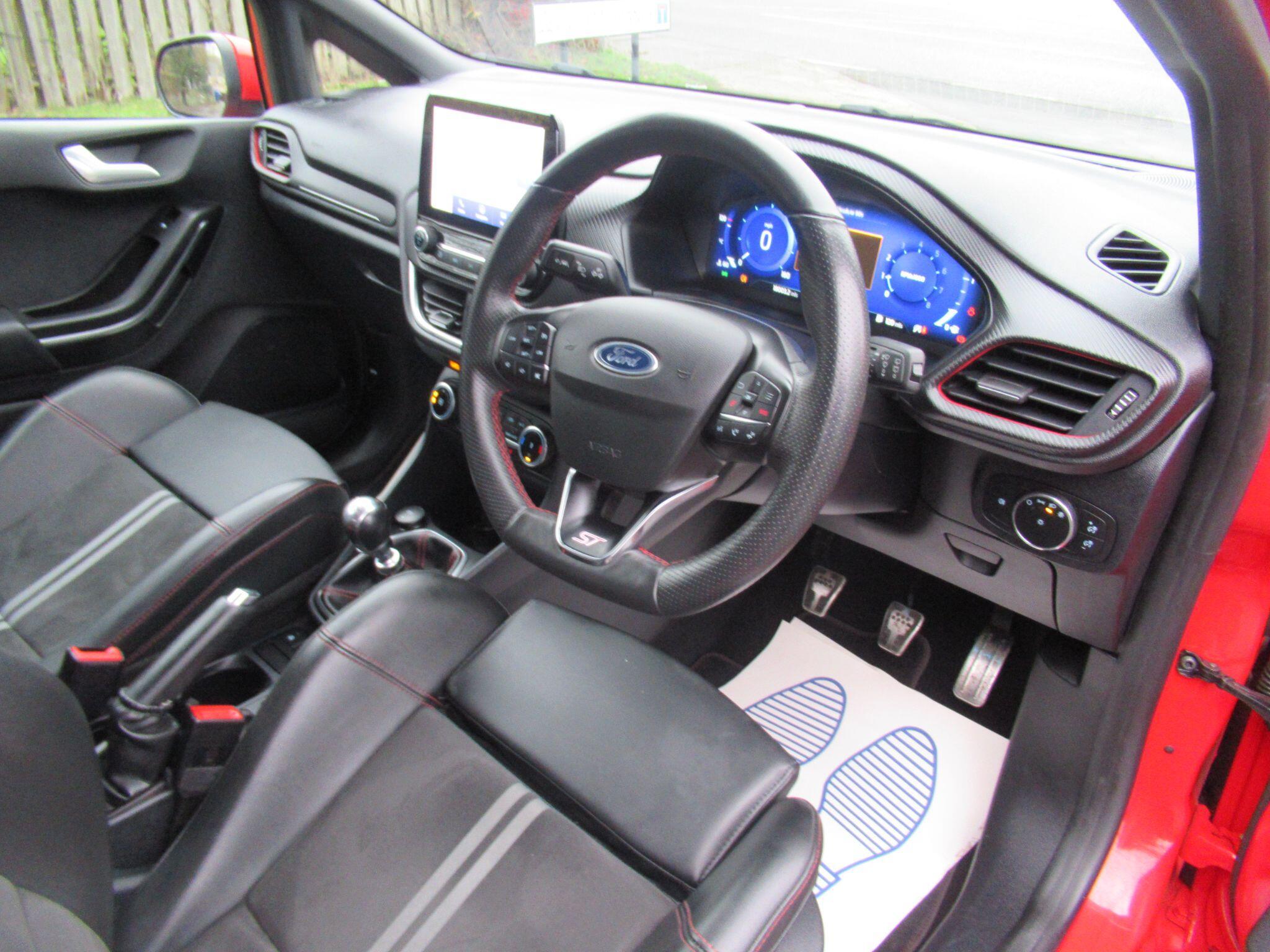 Ford Fiesta - Image 21