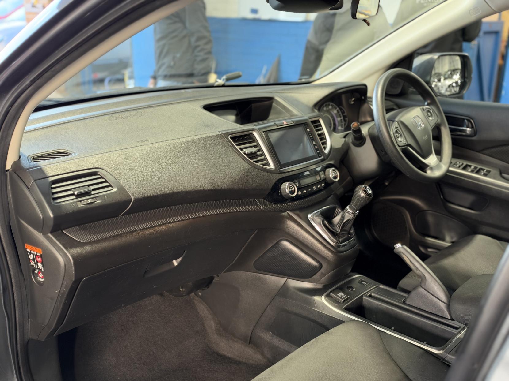 Honda CR-V - Image 16